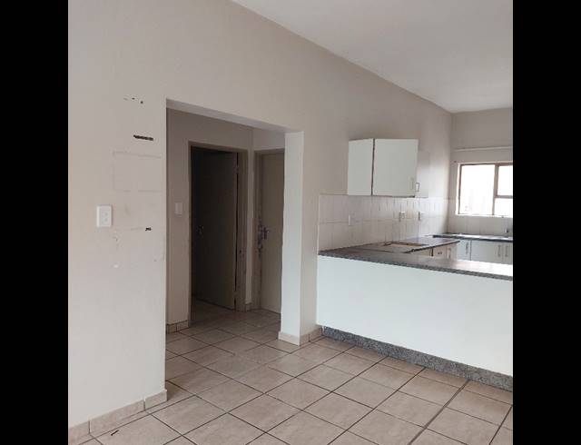 2 BEDROOM FLAT FOR SALE IN EMPANGENI CENTRAL